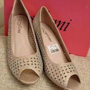 Elegant Gold Peep Toe Heels